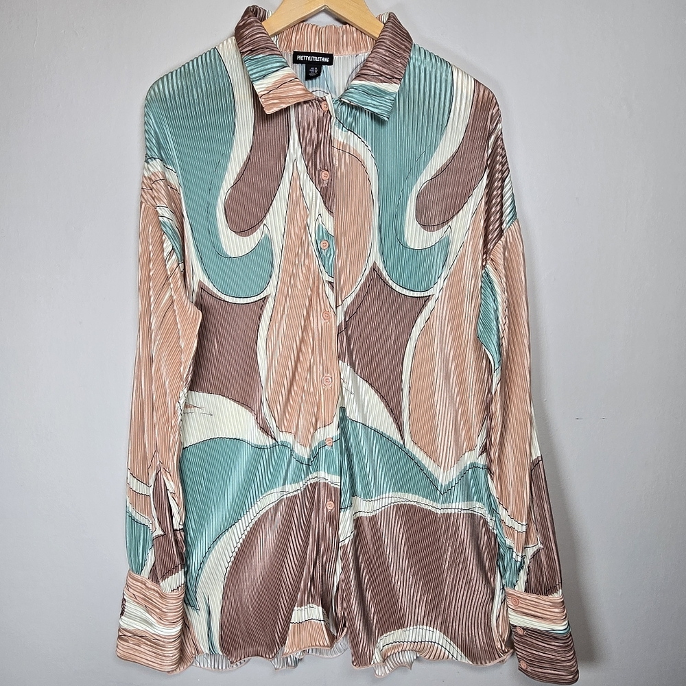 PrettyLittleThing Stone Abstract Print Plisse Frill Hem Shirt Dress Oversized 10 - Picture 6 of 16
